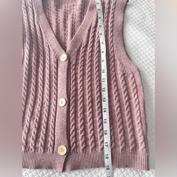 Women's Cable Knit Sleeveless Sweater Vest - taupe - Picture 5 of 5
